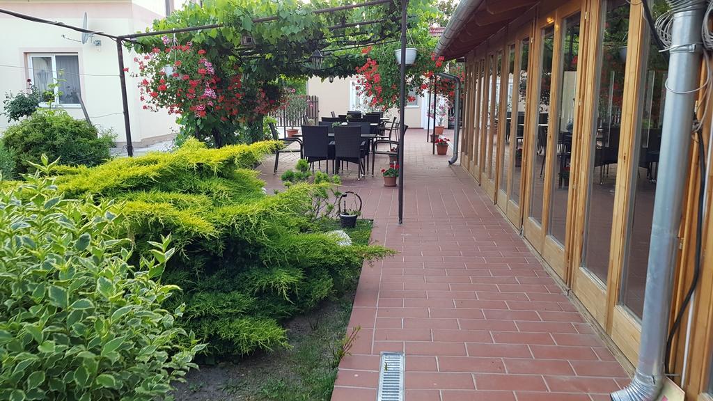 Hotel Forro Fogado & Bauer Bistro à Roszke Extérieur photo