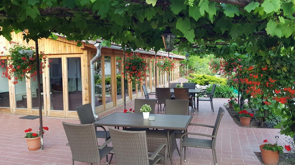 Hotel Forro Fogado & Bauer Bistro à Roszke Extérieur photo